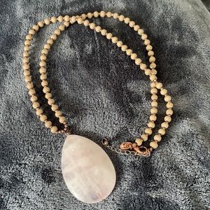 🚨FINAL PRICE 💸Rose quartz pendant necklace